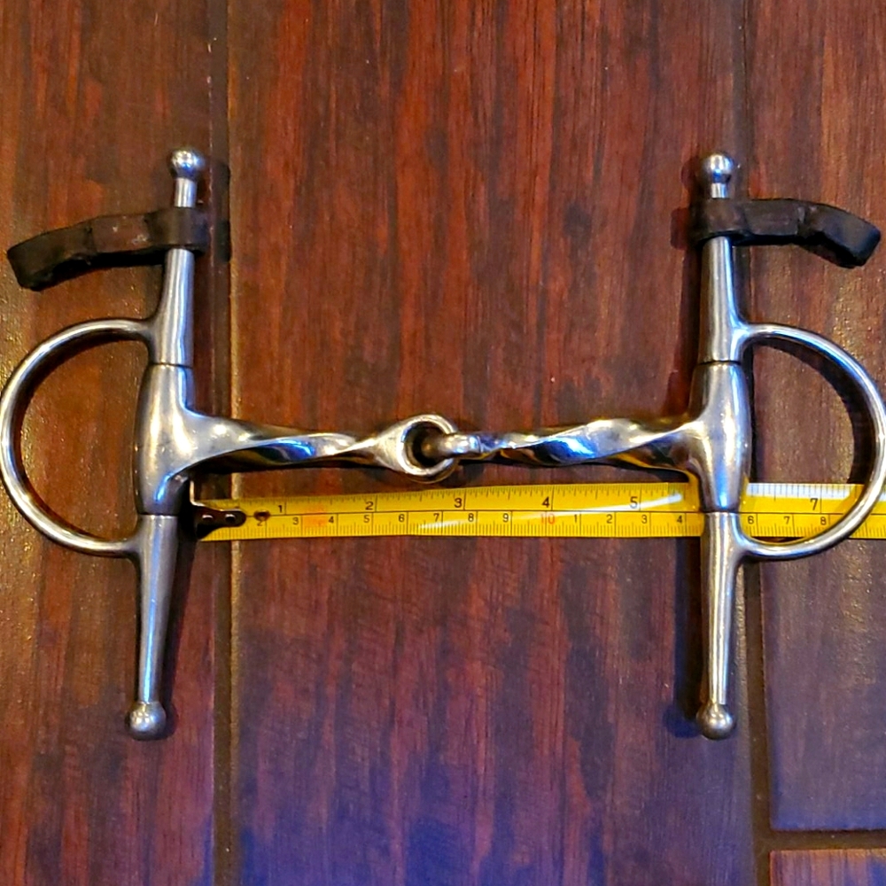 Twisted full check snaffle bit